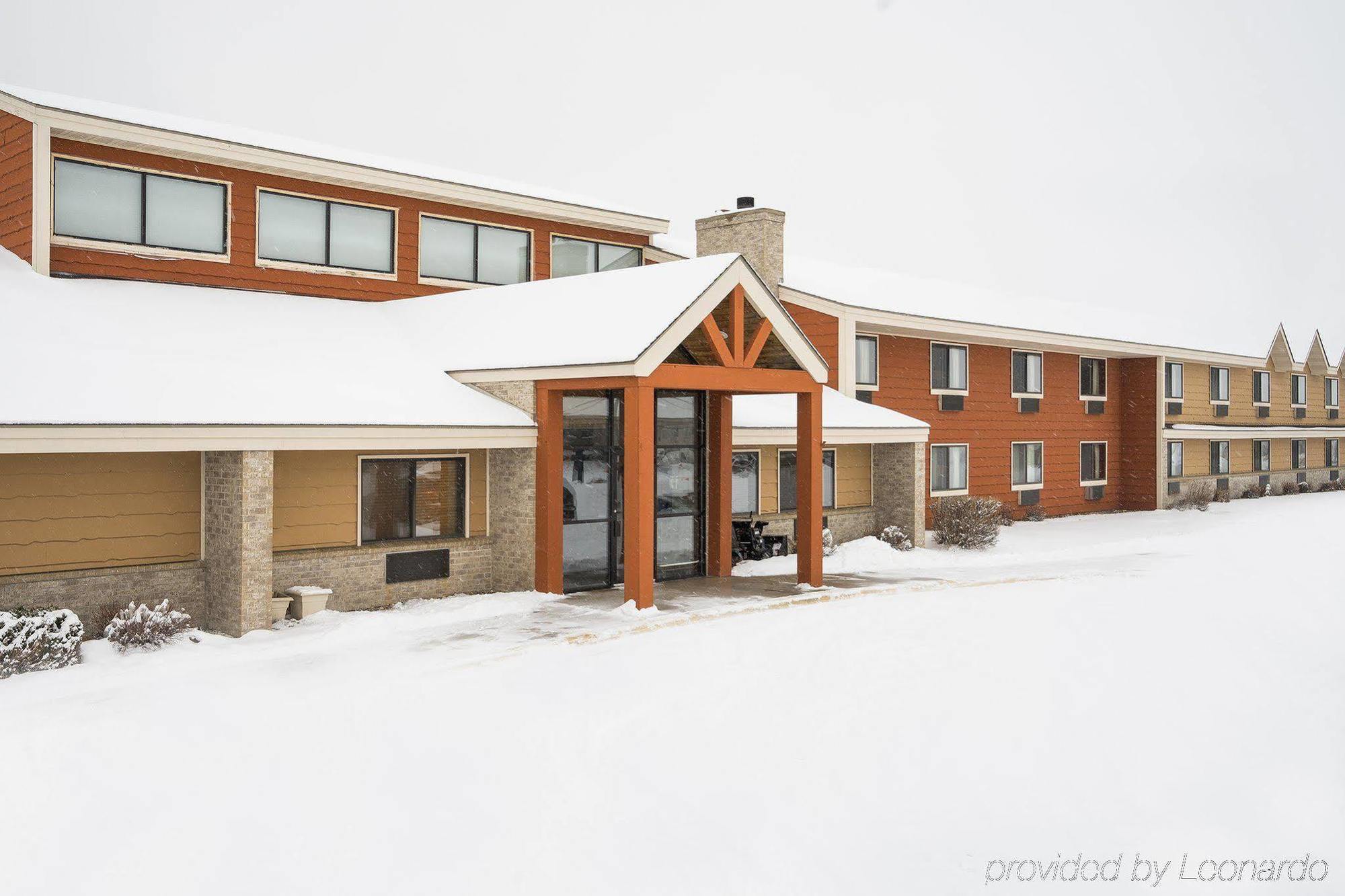 Americinn By Wyndham Hutchinson Exterior photo